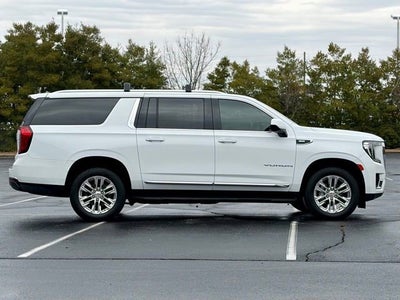 2022 GMC Yukon XL SLT