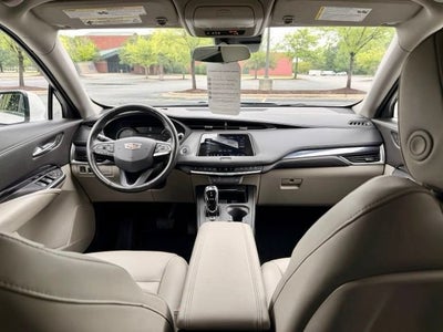 2022 Cadillac XT4 Luxury