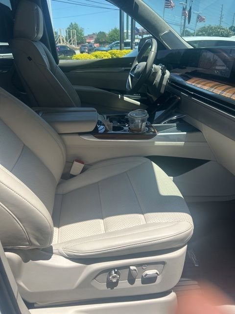 2025 Cadillac Escalade Sport Platinum