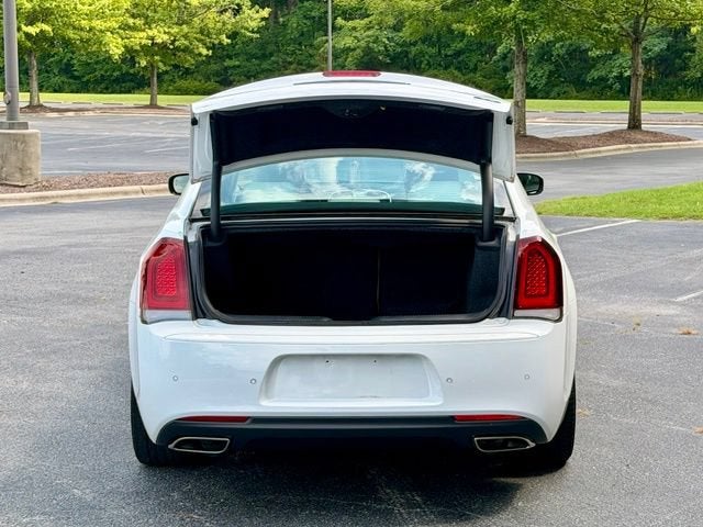 2023 Chrysler 300 Touring L