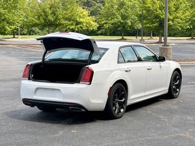 2023 Chrysler 300 Touring L