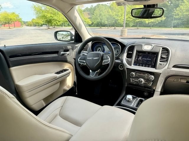 2023 Chrysler 300 Touring L