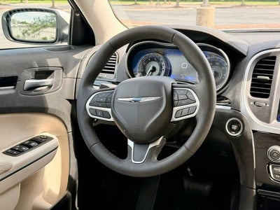 2023 Chrysler 300 Touring L
