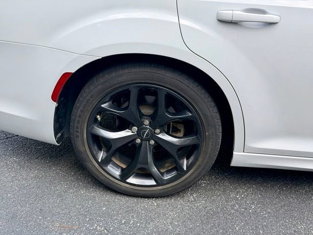 2023 Chrysler 300 Touring L