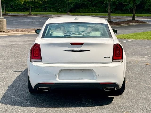 2023 Chrysler 300 Touring L