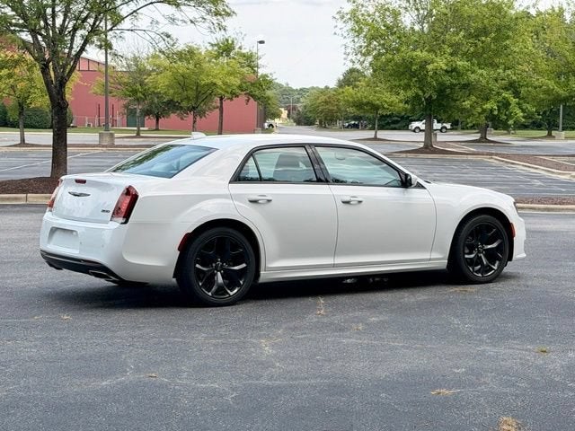 2023 Chrysler 300 Touring L