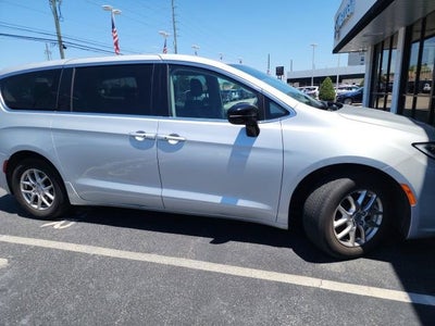 2024 Chrysler Pacifica Touring L