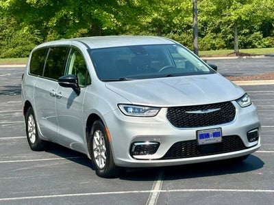 2024 Chrysler Pacifica Touring L