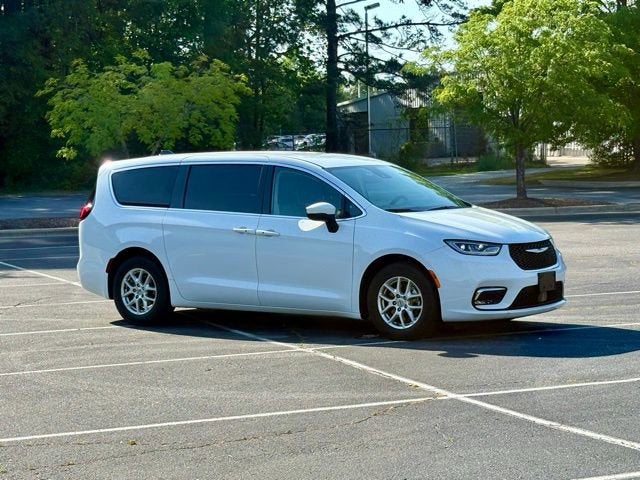 2023 Chrysler PACIFICA Base