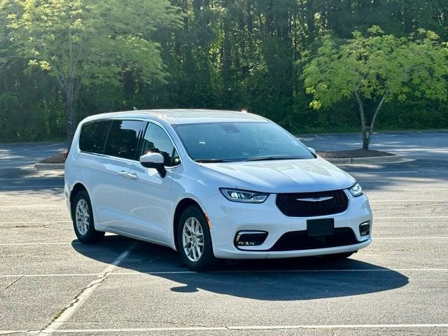 2023 Chrysler PACIFICA Base