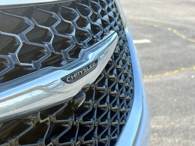 2023 Chrysler PACIFICA Base