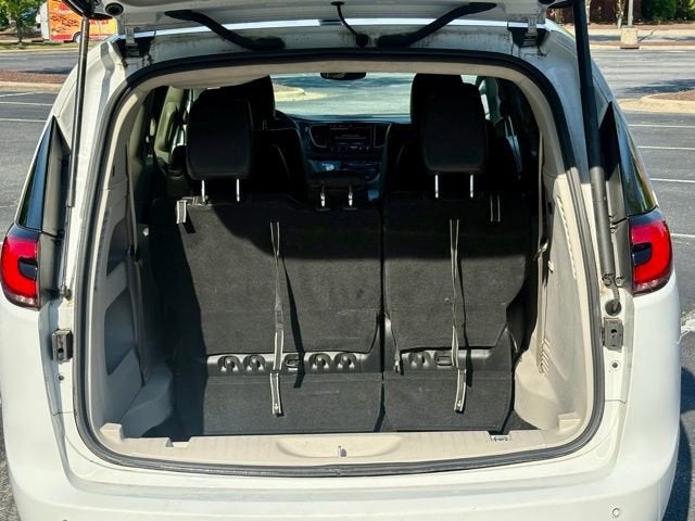 2023 Chrysler PACIFICA Base