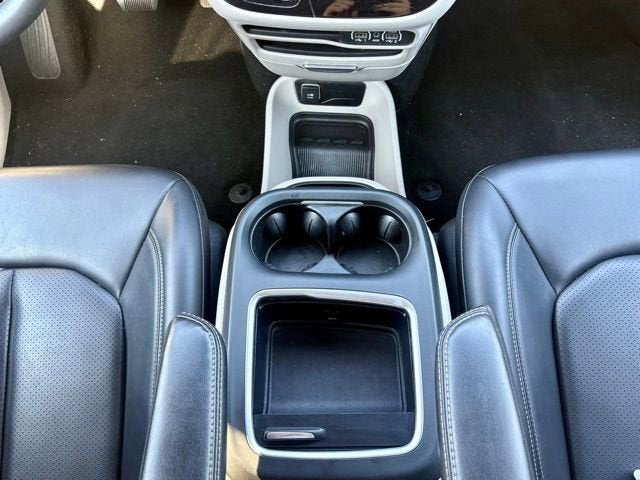 2023 Chrysler PACIFICA Base