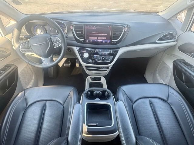 2023 Chrysler PACIFICA Base