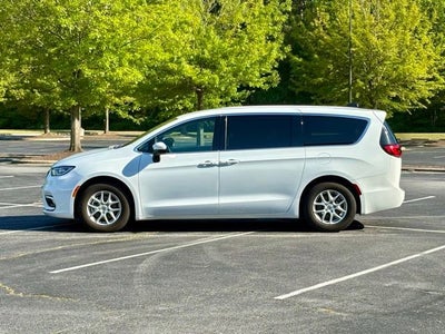 2023 Chrysler PACIFICA Base