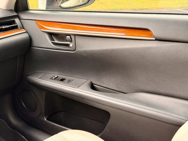 2013 Lexus ES 300h Hybrid