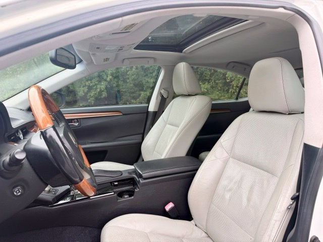 2013 Lexus ES 300h Hybrid