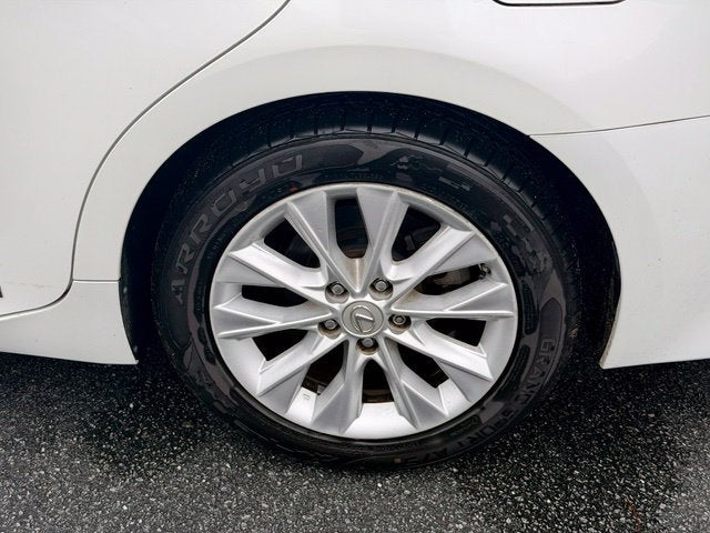 2013 Lexus ES 300h Hybrid