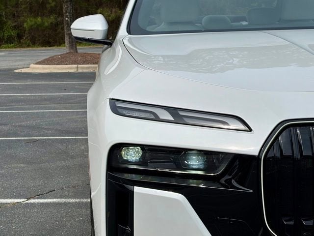 2025 BMW 7 Series 740i