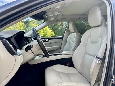 2020 Volvo XC60 Momentum